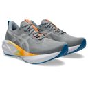 Asics Men's Novablast 5 Wide Gravel/White รองเท้าวิ่งผู้ชาย หน้าเท้ากว้าง 2