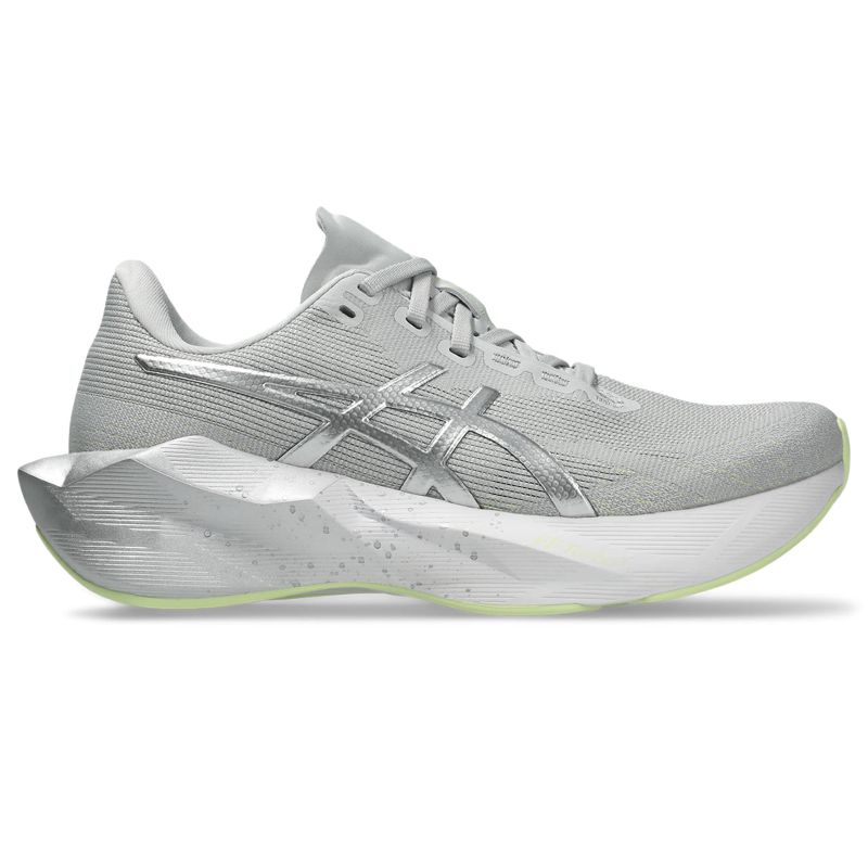 Asics Women's Novablast 6 Platinum Platinum/Glow Green รองเท้าวิ่งสายเด้งนุ่มสำหรับผู้หญิง