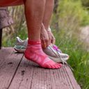 Injinji Women's Ultra Run Mini‑Crew Coral ถุงเท้าวิ่งอัลตร้าผู้หญิง 3