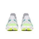 Saucony Men's Endorphin Pro 5 White/Multi รองเท้าวิ่งมาราธอน มีแผ่นคาร์บอน 4