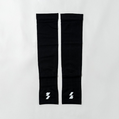Motive Arm Sleeves - AeroSkin Collection - Jet Black | ปลอกแขนรัดกล้ามเนื้อ