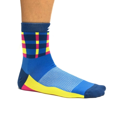 T8 Mix Match Socks Plaid ถุงเท้า
