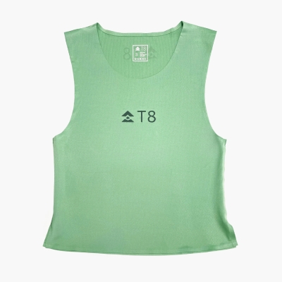 T8 Women's Trail Tank Misty Moss เสื้อกล้ามวิ่ง T8 Trail Tank วิ่งเทรล ระบายอากาศ ทนทาน