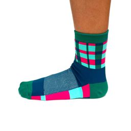T8 Mix Match Socks - Green ถุงเท้าสำหรับนักวิ่ง