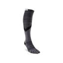 Injinji Trail Midweight Over the Calf Granite ถุงเท้าแยกนิ้ว (สูงถึงใต้เข่า) 2
