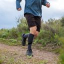 Injinji Trail Midweight Over the Calf Granite ถุงเท้าแยกนิ้ว (สูงถึงใต้เข่า) 4
