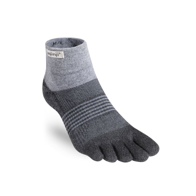 Injinji Women Trail Midweight Mini-Crew Granite ถุงเท้าวิ่งเทรลแบบแยกนิ้วสำหรับผู้หญิง