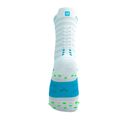 Compressport Pro Racing Socks V4.0 Ultralight Run High White/Norse Blue/Neon Green ถุงเท้าวิ่งข้อสูง 3