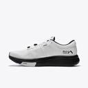  Mount To Coast Men's R1 White/Black | รองเท้าวิ่งทำระยะไกล นุ่มสบาย และทนทานสำหรับผู้ชาย 2