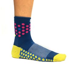 T8 Mix Match Socks Pink Spots ถุงเท้าสำหรับนักวิ่ง
