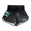 T8 Women's Sherpa Shorts - Aurora | กางเกงวิ่งหญิงพร้อมช่องเก็บของรอบเอว 1
