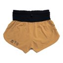 T8 Women's Sherpa Shorts Gold กางเกงวิ่งสำหรับผู้หญิง 2