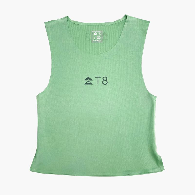 T8 Women's Trail Tank Misty Moss เสื้อกล้ามวิ่ง T8 Trail Tank วิ่งเทรล ระบายอากาศ ทนทาน