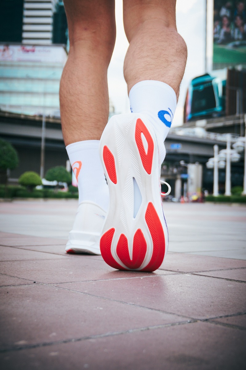 017-2025_Asics_sonicblast