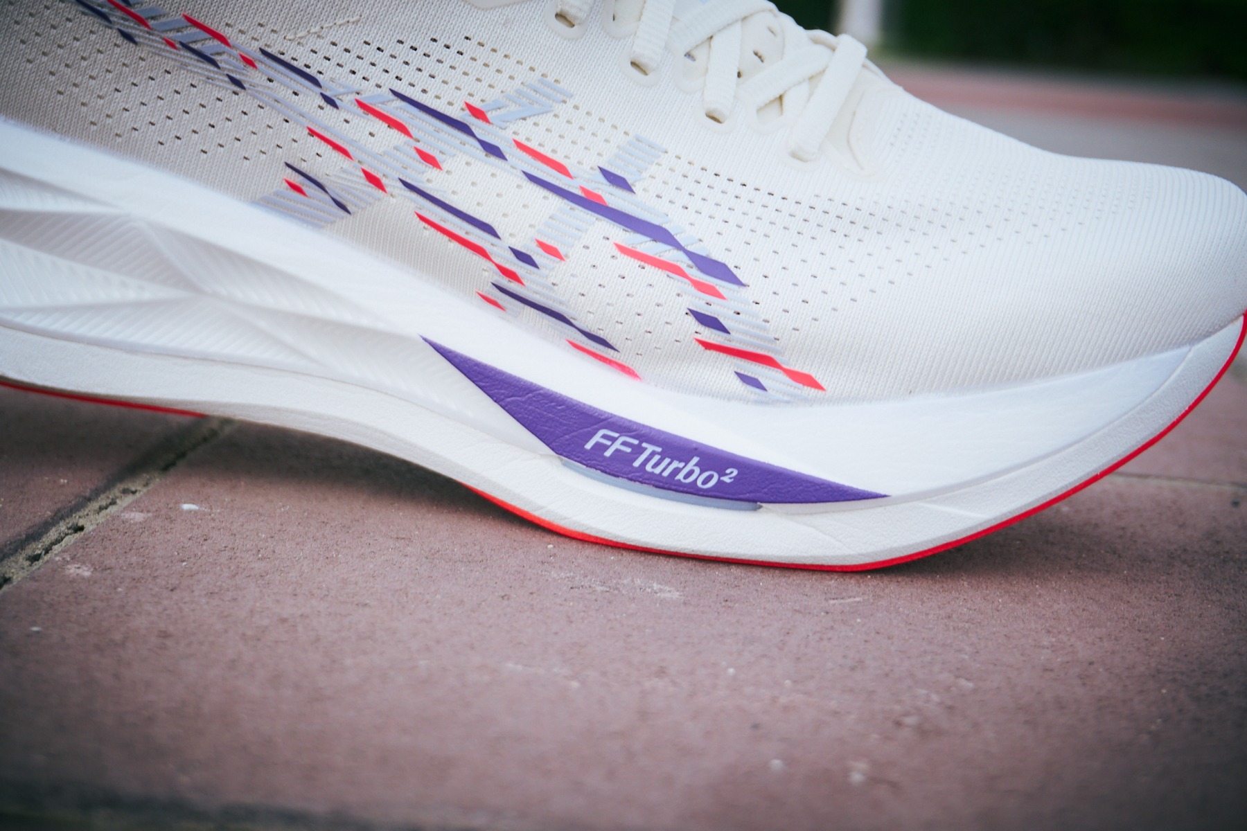 021-2025_Asics_sonicblast