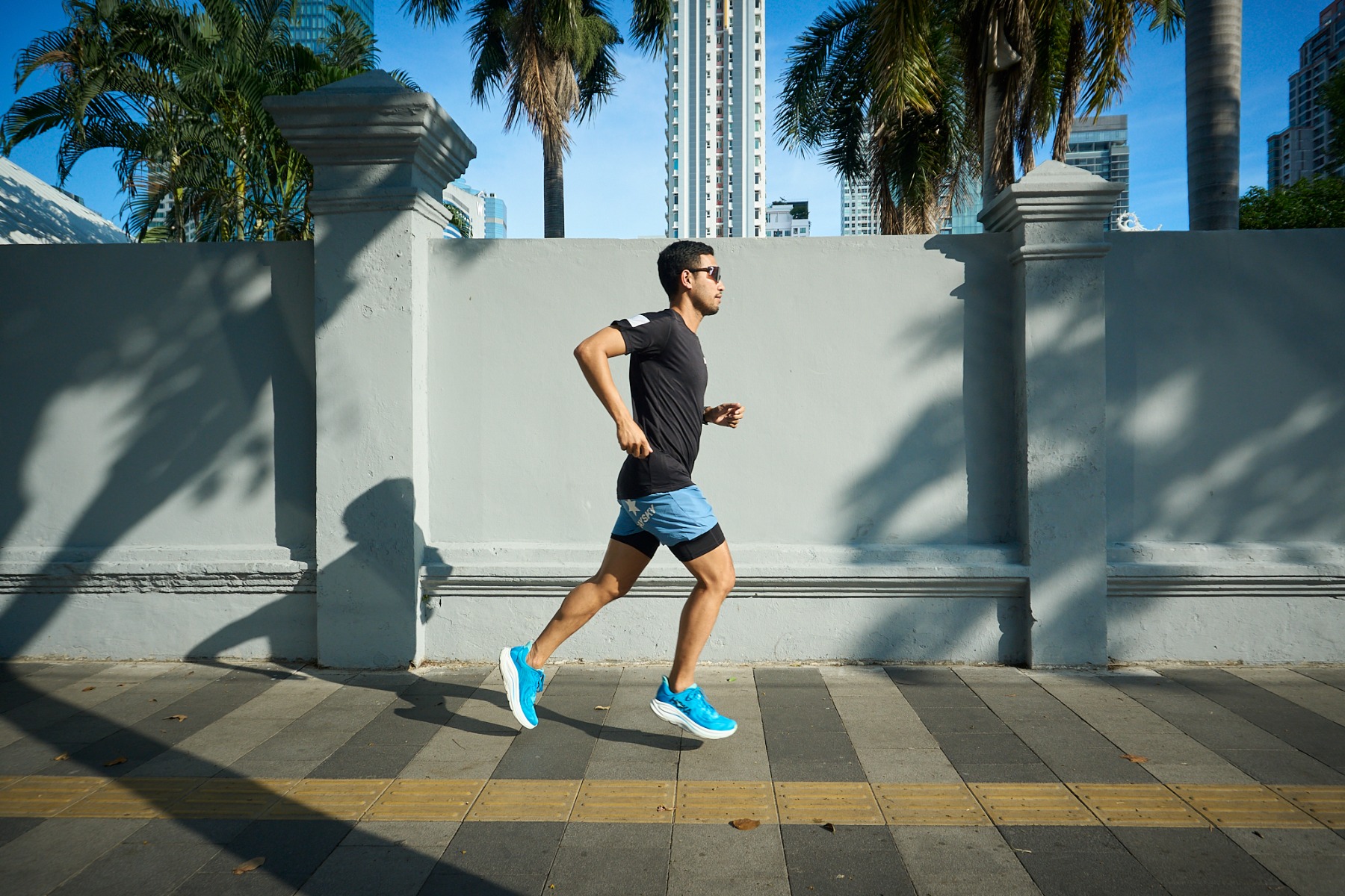 022-2025_HOKA_CLIFTON_10_Lifestyle