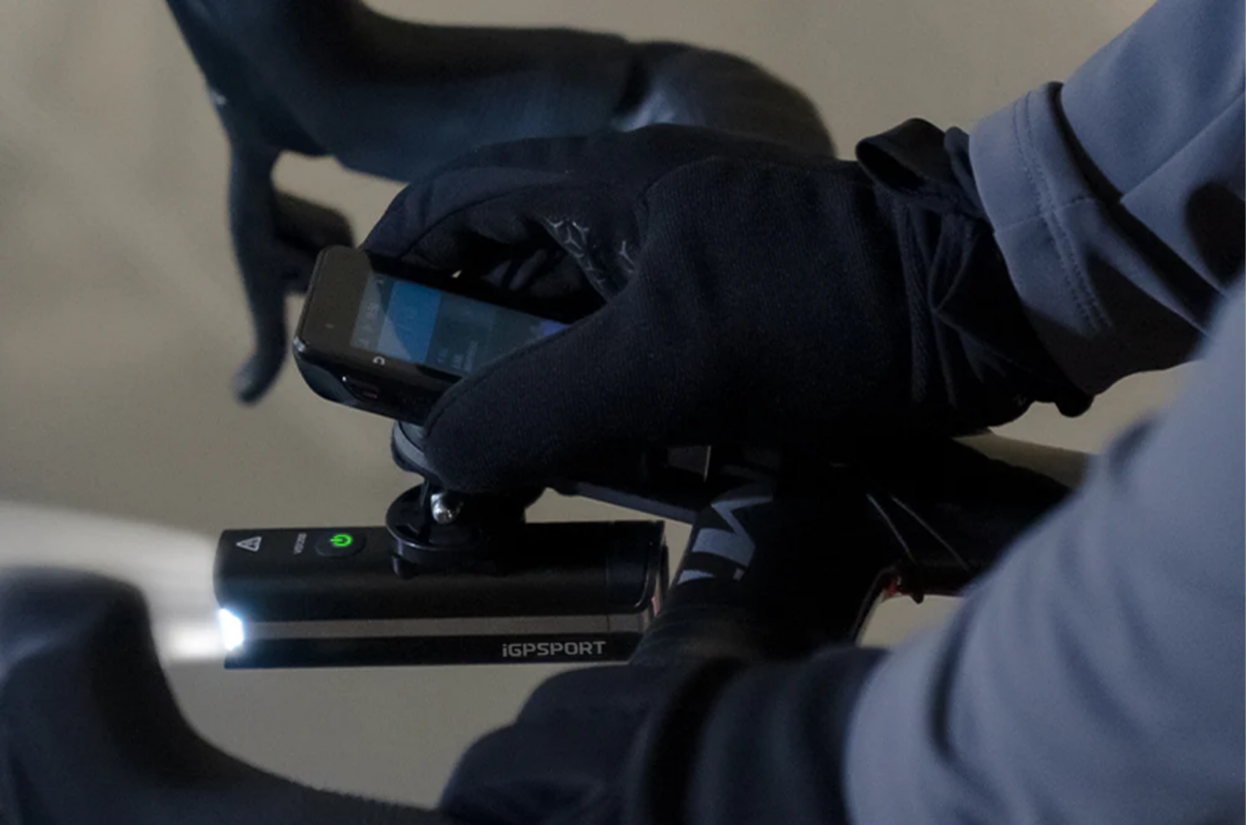 iGPSPORT_VS1200_Smart_Front_Bike_Light-11